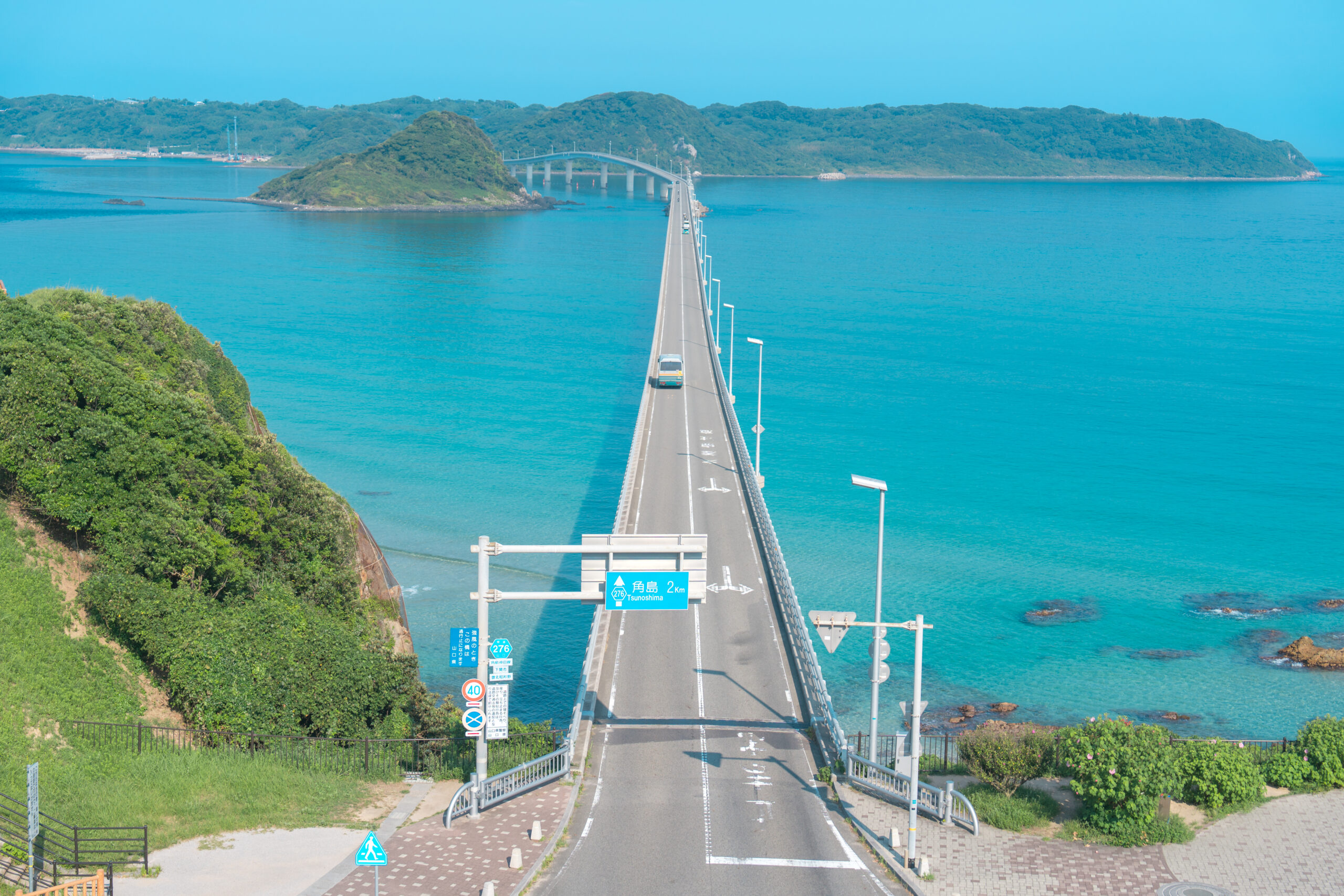 夏旅なら「角島大橋～元乃隅神社」のシーサイドドライブがおすすめ。観光タクシーでスムーズ＆快適に山口県の観光タクシー「やまぐち旅」