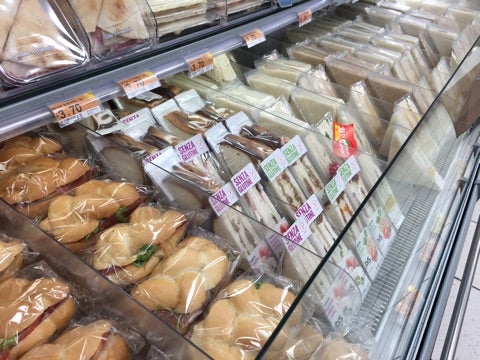 ローマテルミニ駅構内のスーパーSAPORI DINTORNI CONAD嫁と旅行ブログ