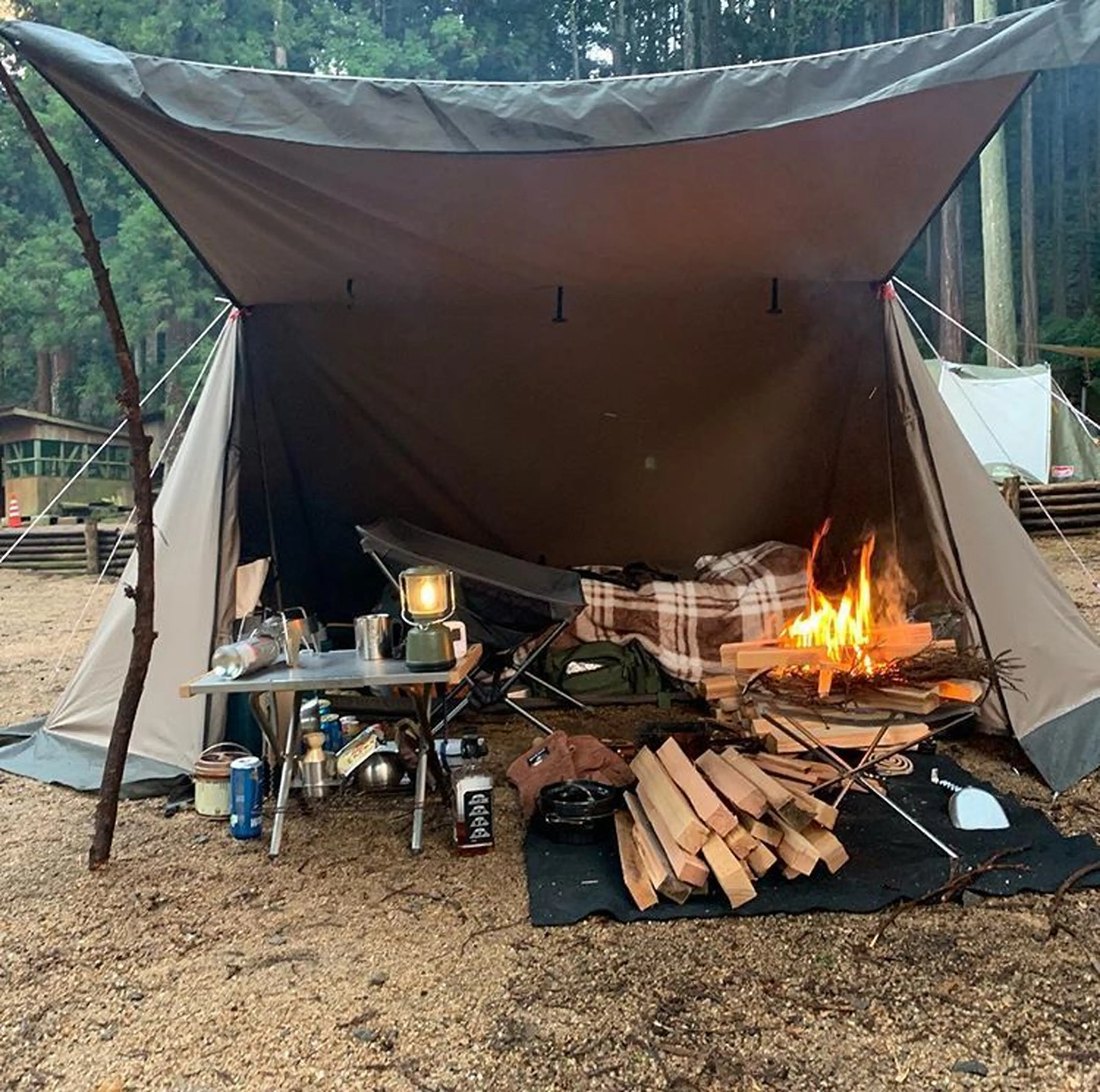 テントのレイアウトに凝ってみよう！キャンプをかっこよく快適に楽しむコツ – TOKYO CRAFTS