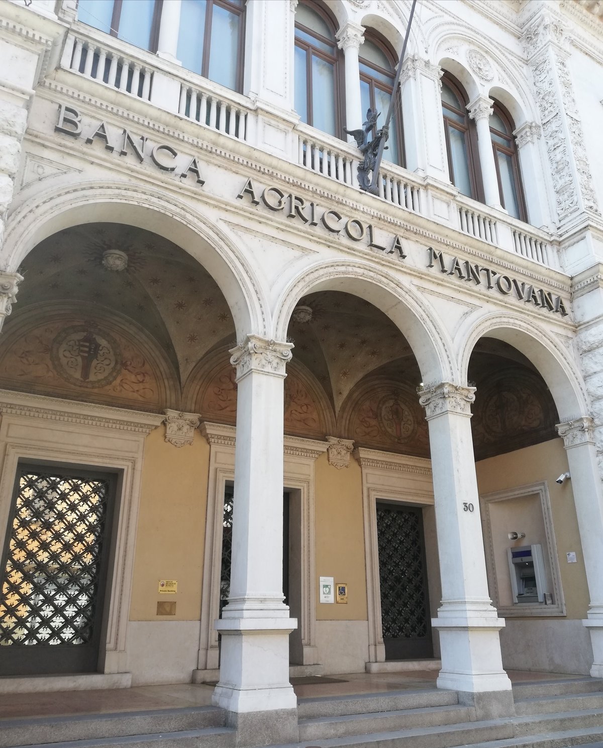 世界最大の油絵が飾られているドゥカーレ宮殿の見どころPokke「ポッケ」