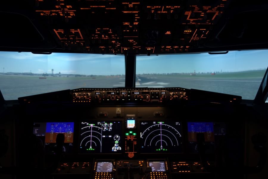 羽田でフライトの体験ができる「LUXURY FLIGHT」羽田・セントレアでフライトシミュレーターを体験するなら「LUXURY FLIGHT」