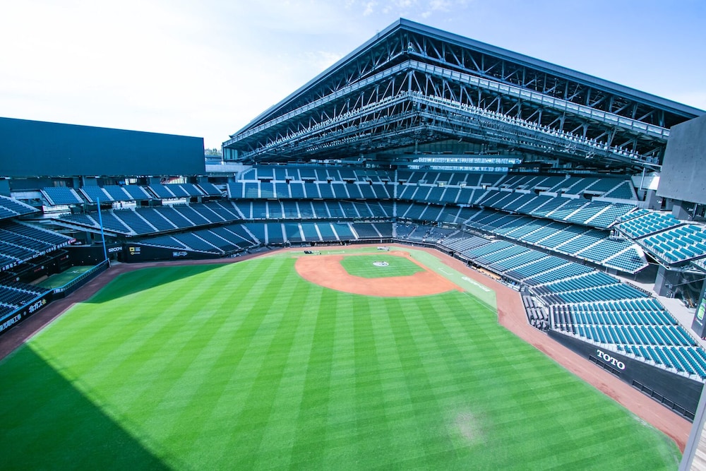 宿泊リポ 北海道エスコンフィールド 日本初の球場内ホテル「tower eleven hotel タワーイレブンホテル」に宿泊！フィールド一望のプレミアムな体験│193go.jp いくみごードットジェイピー