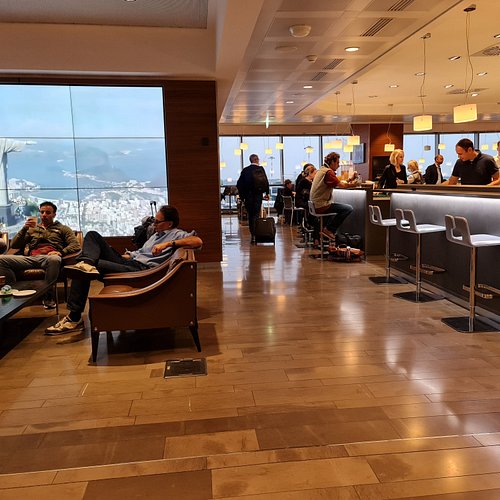 ミラノ・マルペンサ 市内から空港へ。出国エリアのラウンジ”サラ・モンターレ”レビューPen＆Voyageペン・ボヤージュ