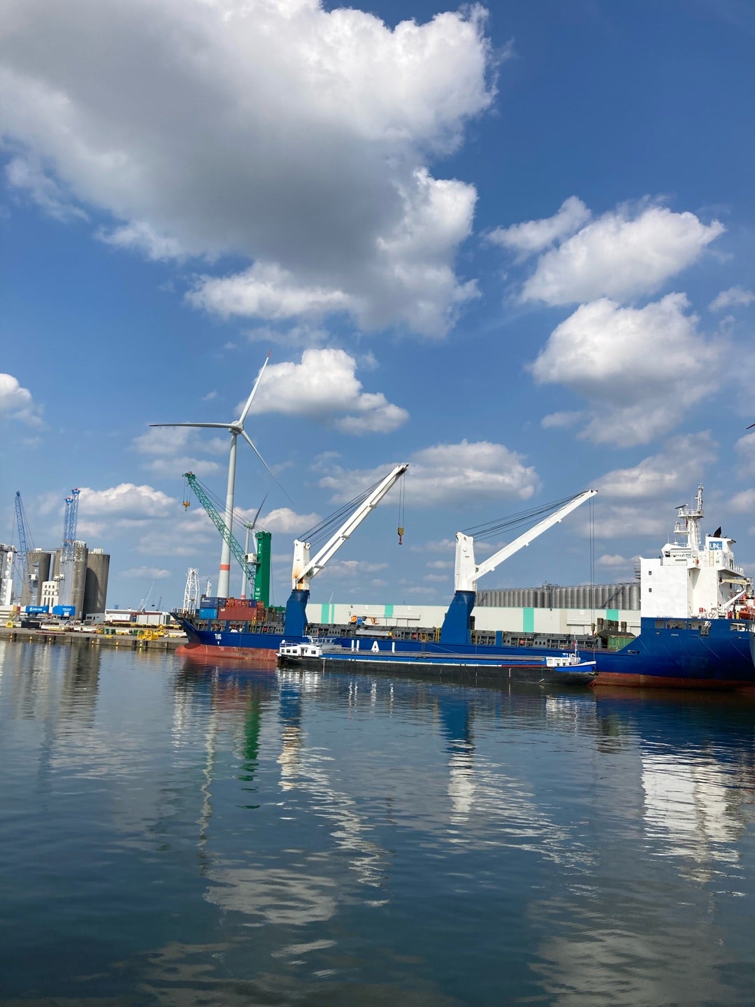 アントワープ港の港湾経営