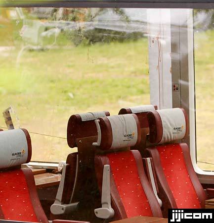 スイスで脱線事故 「氷河特急」ではなく普通列車 日本人乗客２人が入院 - SWI swissinfo.ch