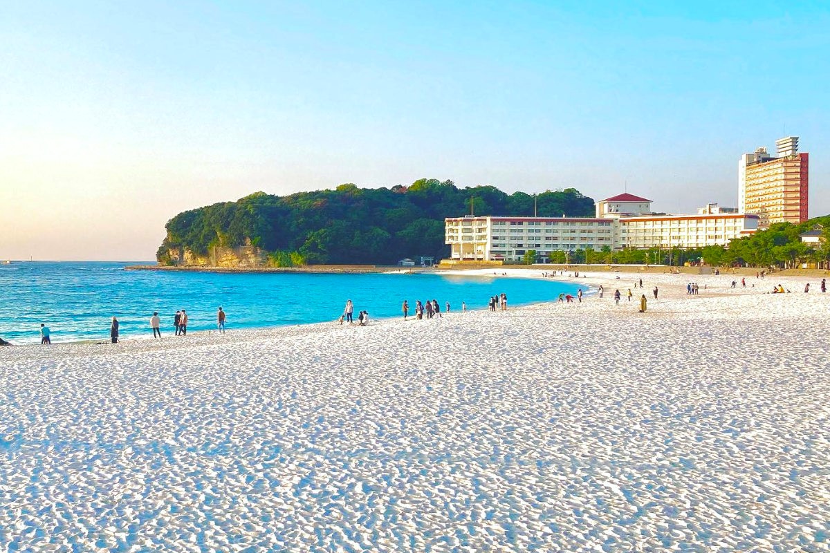 和歌山県南紀白浜ドライブデート 断崖絶壁の景勝地や京大運営の水族館を巡る旅 - GENTRY