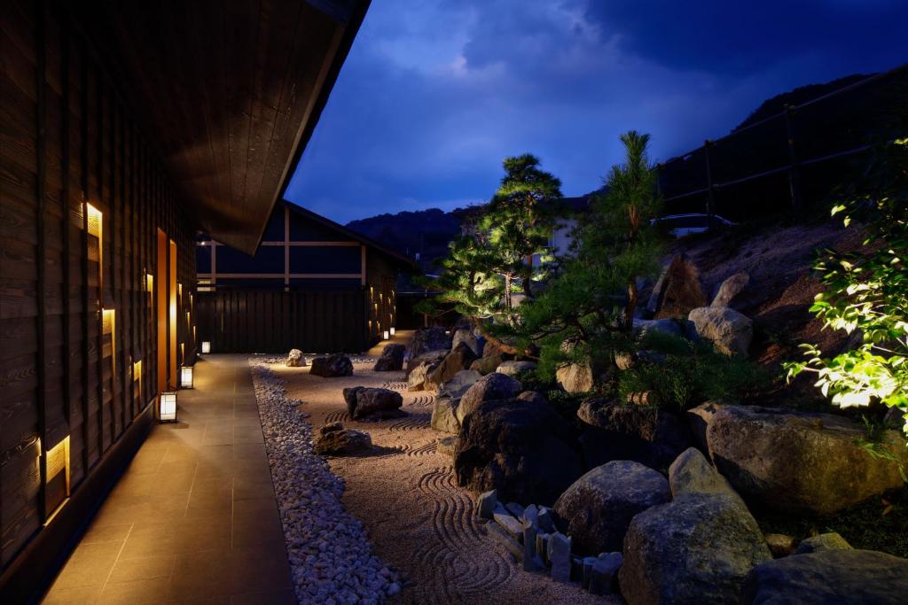 海の京都 間人温泉炭平 ご宿泊クーポン 12,000円分 露天風呂 付 離れ スイート のある 高級 感 溢れる お宿 全室 オーシャンビューのお部屋で のんびり 温泉 と 間人がに 間人ガニ 貸切風呂 も おすすめ 夕日ヶ浦温泉 天橋立 城崎温泉 伊根 も近い 高級宿 夏休みSU00001