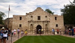 アラモ砦 Aramo – 土日 10時～16時のみ営業