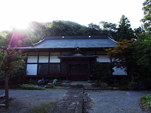長厳寺の巨大磨崖仏 群馬県甘楽郡甘楽町