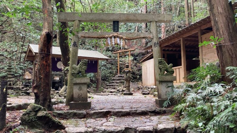 三重県志摩市 日本神話の超重要シーン「天照大神が隠れた天の岩戸」三重県にありました