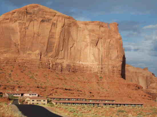 ジョン・ウェインにあこがれモニュメントバレーへ – NPO法人しゃらく