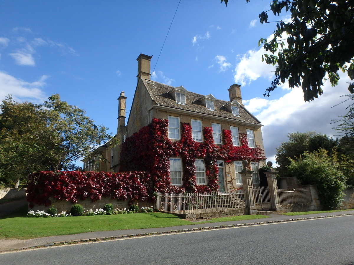 ロンドンからコッツウォルズ行き方＆日帰り観光ガイド 2025年最新 電車・ツアー・所要時間まとめ