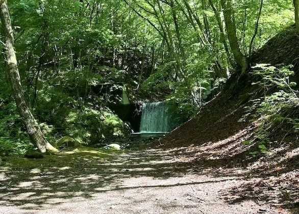 桐の木平・昭和レトロな四万温泉のメインストリート