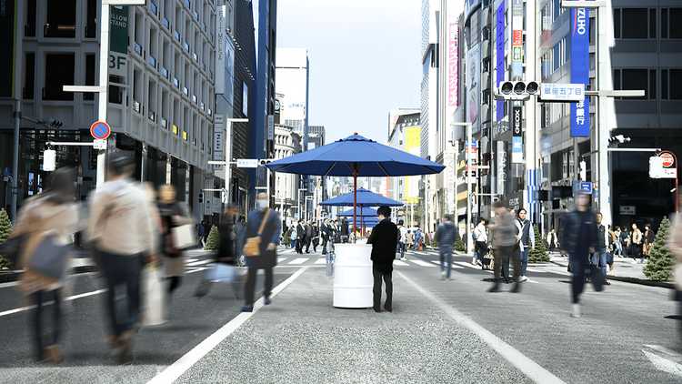 銀座通りの歩行者天国 AMP