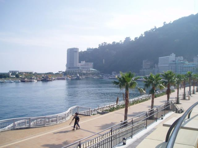 東海バス「親水公園」バス停留所 ホームメイト