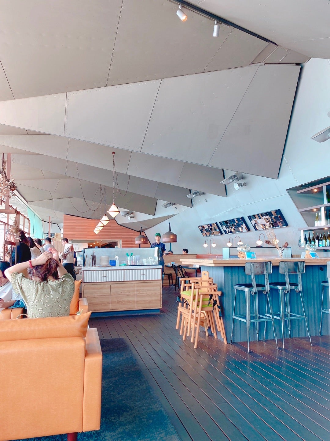 無料の足湯付きのレストランがオープン』by akhkzk : THE WHARF HOUSE YAMASHITA KOENザ ワーフ ハウス -日本大通り バーベキュー食べログ