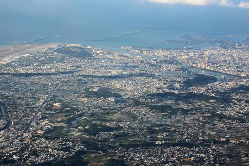 速報 沖縄上空に中国軍機 自衛隊スクランブル発進