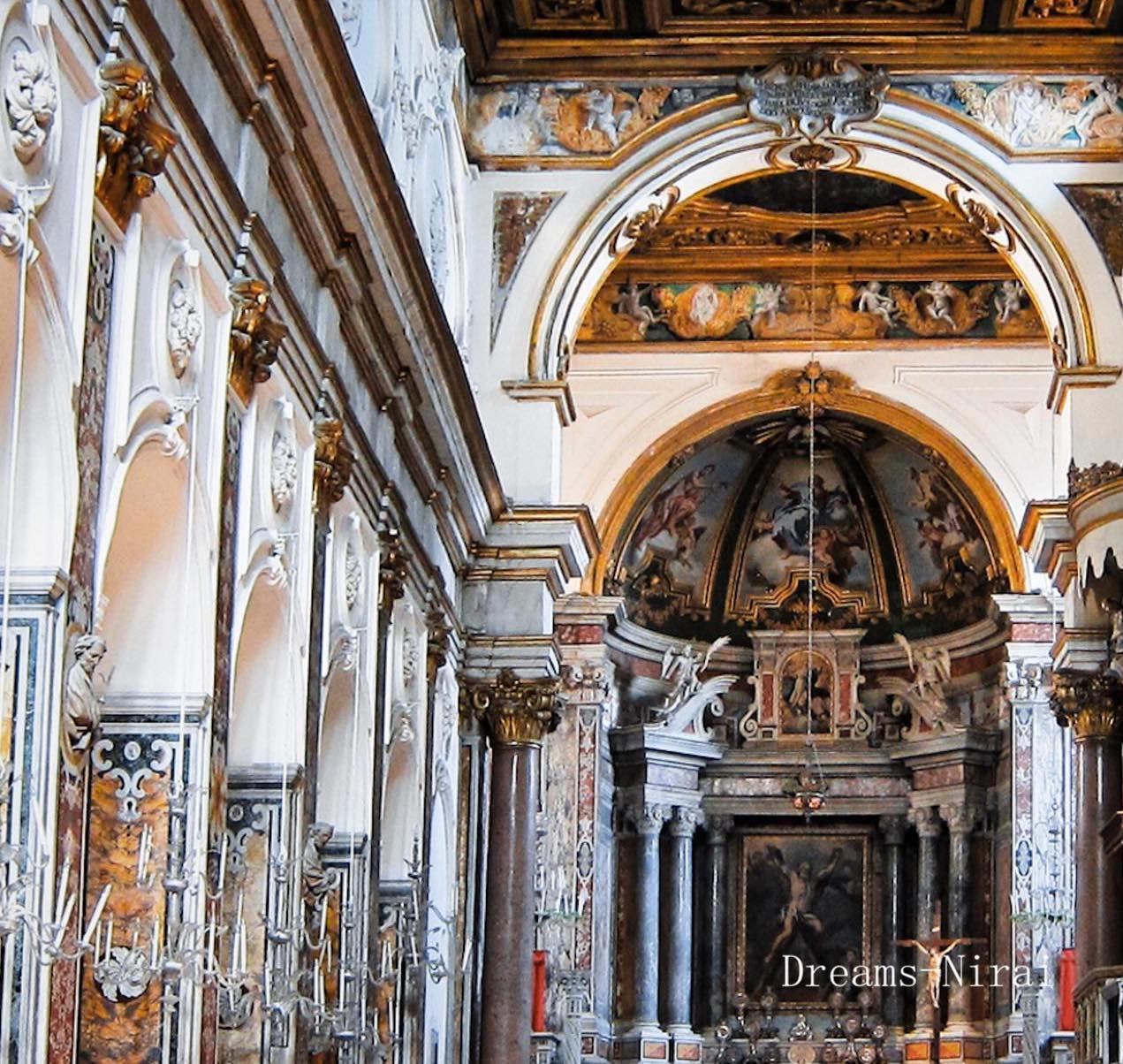 アマルフィ大聖堂amalfiイタリアジェラートアマルフィコースト の中でも、アマルフィはザ•観光地すぎて、個人的にはほかの落ち着いたエリアを好んでウロウロしています🚶‍♀️お皿やまな板がかわいい😍