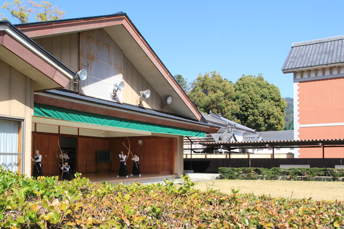 日本歴史 京都の旧武徳殿に行ってきた台湾で牛肉麺を喰らわない