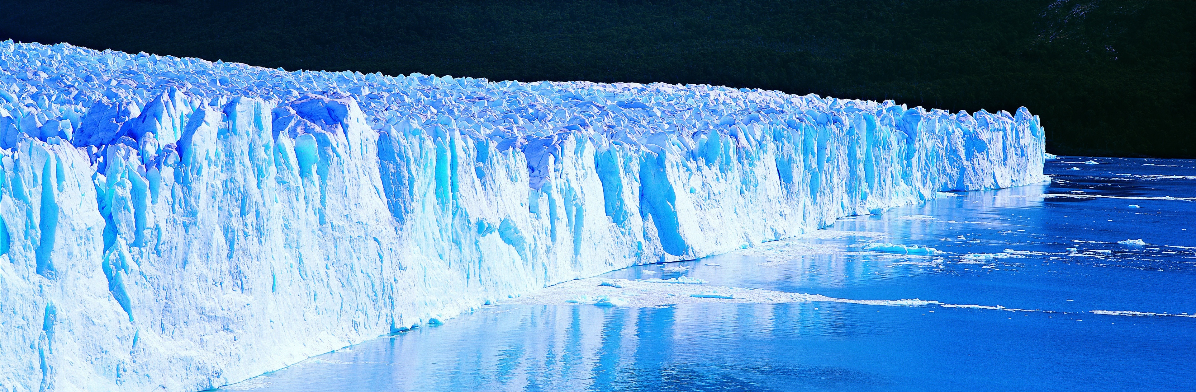 ロス・グラシアレス - アルゼンチン 世界遺産の旅 HIS