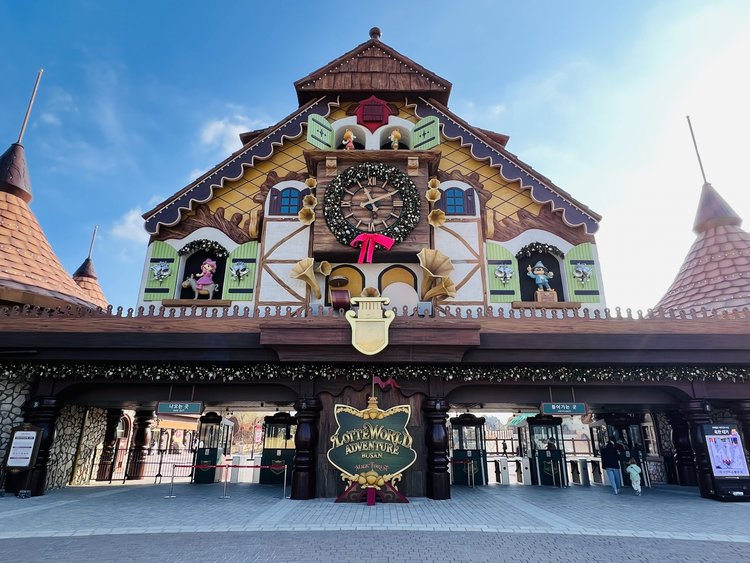 釜山ロッテワールドを深掘り！気になる料金やアクセス、アトラクションを徹底紹介NEWT ニュート