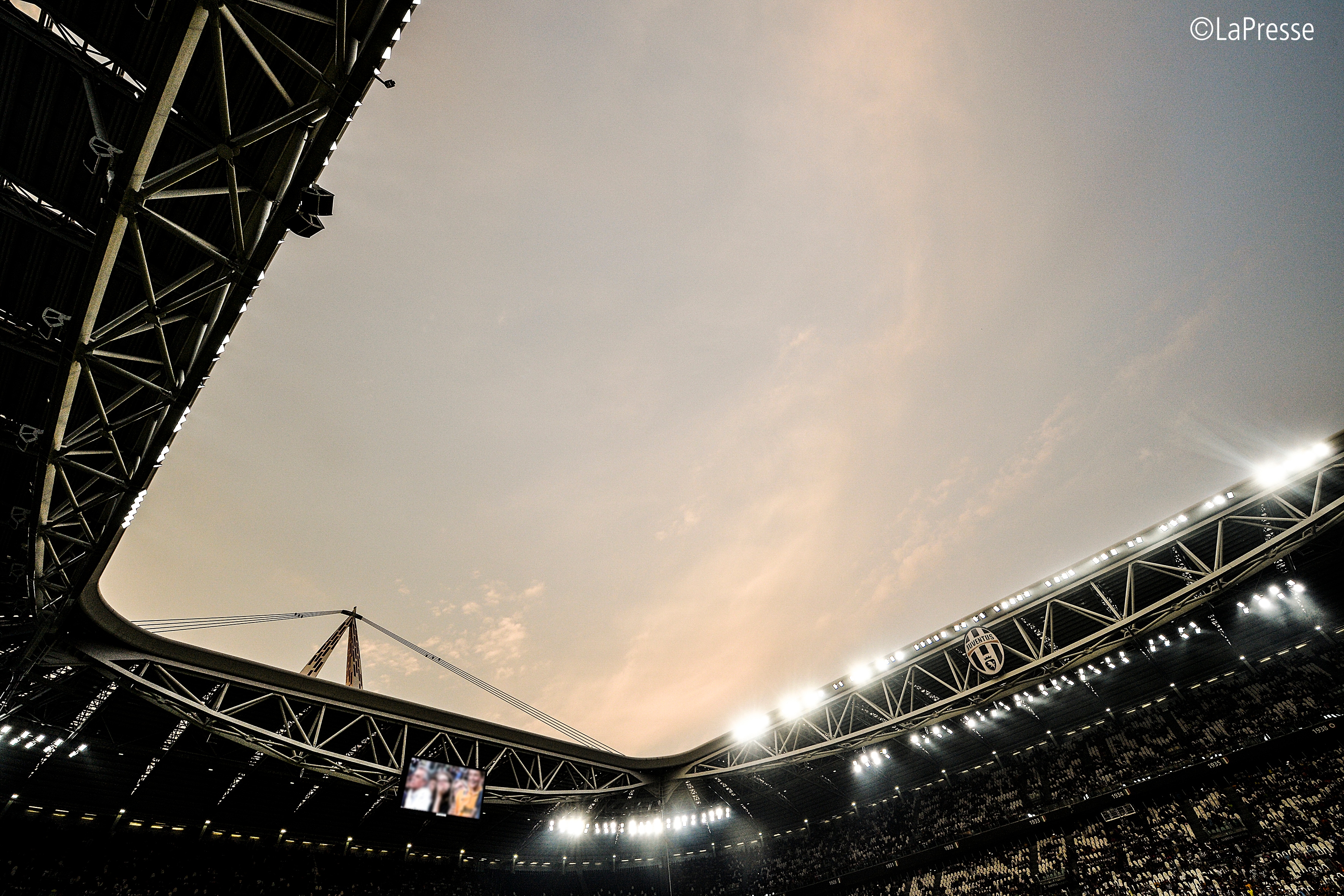 Juventus Stadium - Tribuna Est Centrale 1° Anello - トリノ、ユヴェントス スタジアムの写真 -トリップアドバイザ