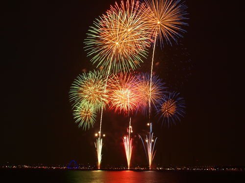 横浜・みなとみらいスマートフェスティバルの花火大会で火災、途中で中止に夜景FANマガジン