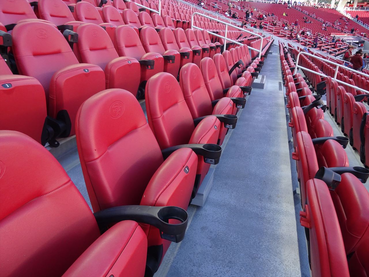 スマートスタジアム」で実現する次世代スポーツ観戦体験 - マッスルパーク MUSCLE PARK