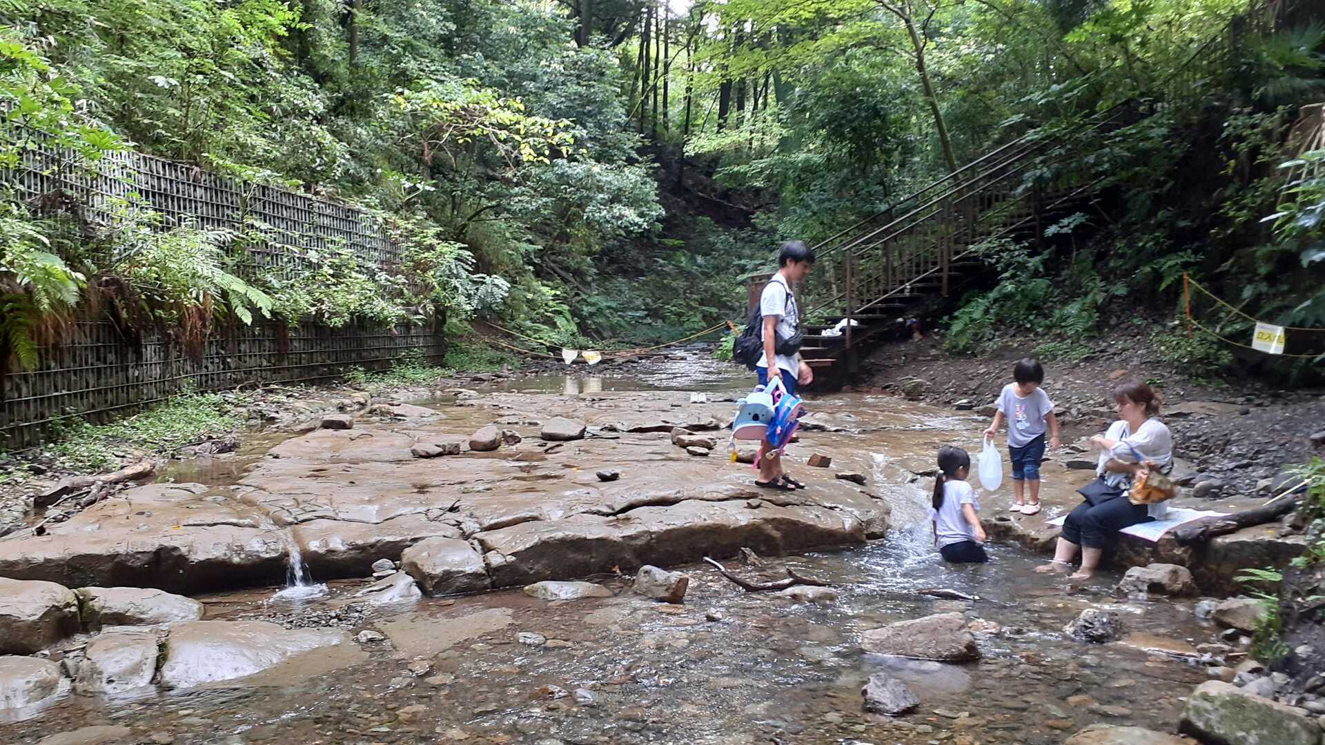 陣ヶ下渓谷公園 から近くて安い駐車場特Pとくぴー