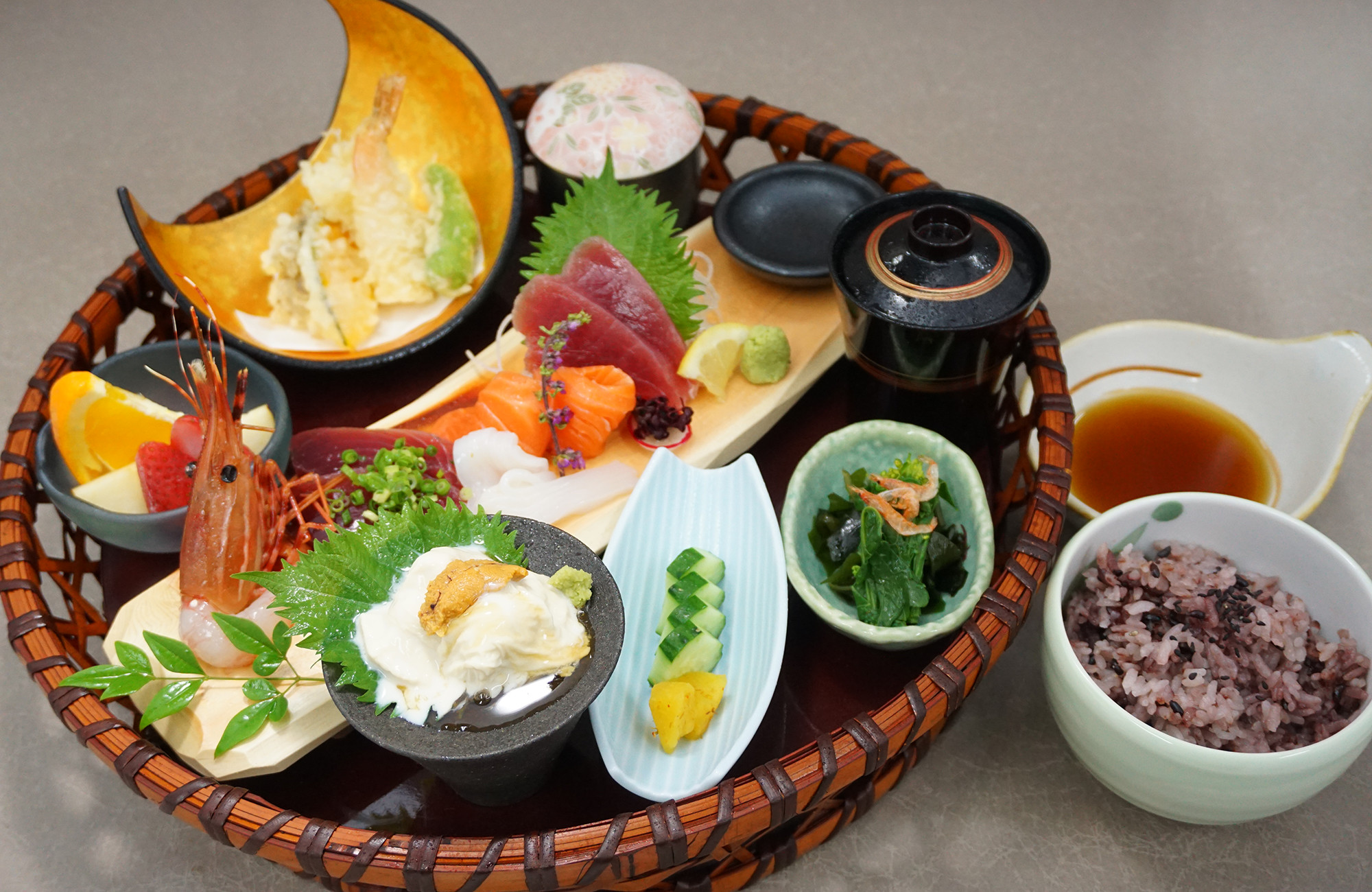 綱島源泉 湯けむりの庄 - 外気浴はお好きですか？ 最近外気浴の気持ち良さに気づいてきました！ 飛んじゃいますよね！温泉サウナ湯けむり健康美容水風呂アウフグースロウリュアロマ横浜綱島サ飯サウナ飯写真好きとつながりたい温泉好きと