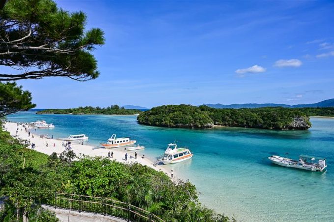 沖縄で人気のインスタ映えスポット15選！女子旅には欠かせないおしゃれカフェやホテルをご紹介 - 沖縄ツアーズ