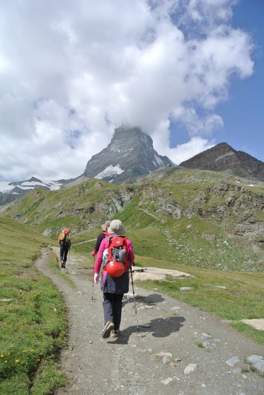 ヨーロッパのアルプス観光はベストシーズンと余裕のあるツアーがお薦めな理由について教えます