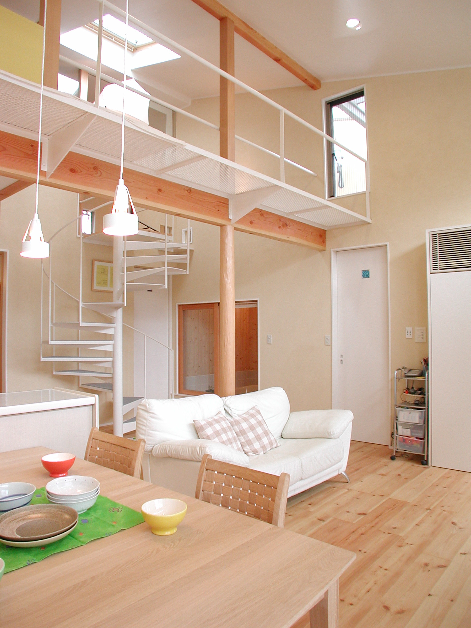 お家でキッズアスレチック＜温もり感じる安心の天然無垢材＞折り畳み収納可 キッズアスレチック 滑り台 すべり台 リバーシブル 折り畳み収納 天然杉無垢材木製 工芸品 ギフト京都府宇治田原町セゾンのふるさと納税