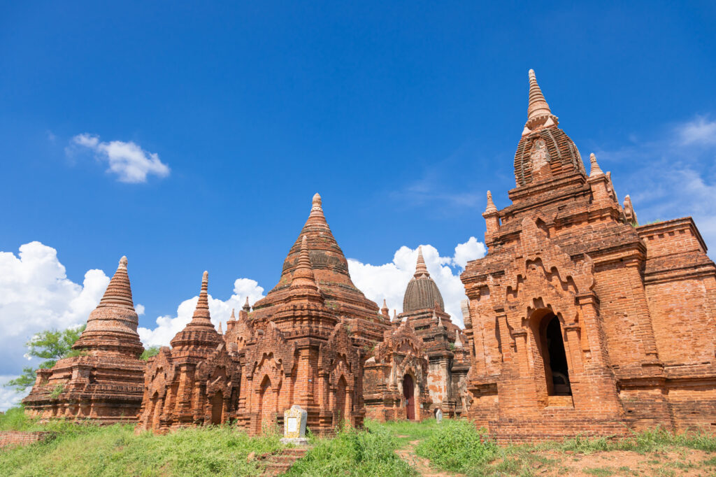 バガン日帰り観光ツアー 絶景の遺跡群を堪能！＜ヤンゴン発着 国内航空券込 日本語ガイド ミャンマー料理昼食＞ミャンマーの観光・オプショナルツアー専門VELTRA ベルトラ