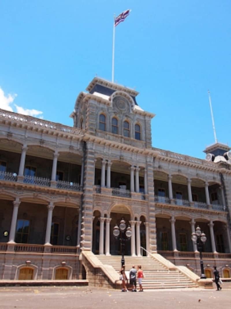 イオラニ宮殿 イオラニパレス 庭園と宮殿内へ -ダウンタウンの観光スポットを歩く