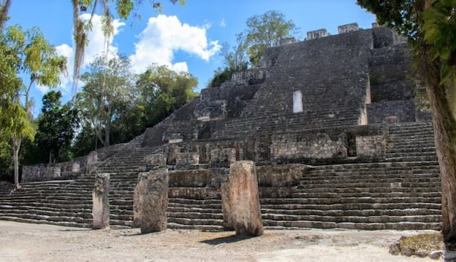 カラクムル」の1268点のロイヤリティフリー画像、写真素材、絵Shutterstock