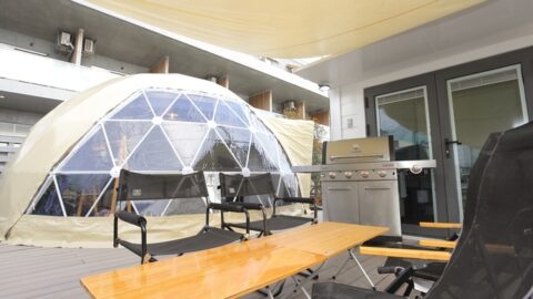 こんにちは🌿 Kagoshima Glamping YOSHIZORAです😌 10月5日 日 開催の「星空夜市」では鹿児島県旅行業協同組合さまとの特別企画もご用意しております🙏🏼✨二組限定でYOSHIZORAのpremium BBQディナーをお召し上がりいただき星空の下、シネマ鑑賞をお楽しみいただけます