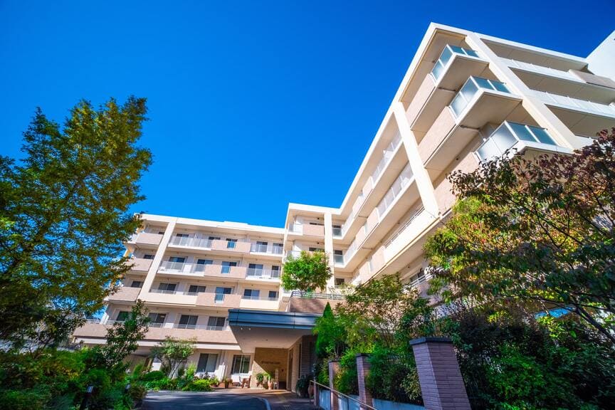 🍠三芳ビーフシチュー〜 ⁡ ホクホク、食べ応えのあるさつまいもマッシュに とろーり濃厚なビーフシチュー。 ⁡ 月光荘ファルべのイチオシメニューです🤤⁡ プレーンスコーンを添えるのもおすすめです ⁡ ーーーーーーー ⁡ 📯月光荘ファルべ📯 ⁡ 埼玉県入間郡三芳町竹間沢324