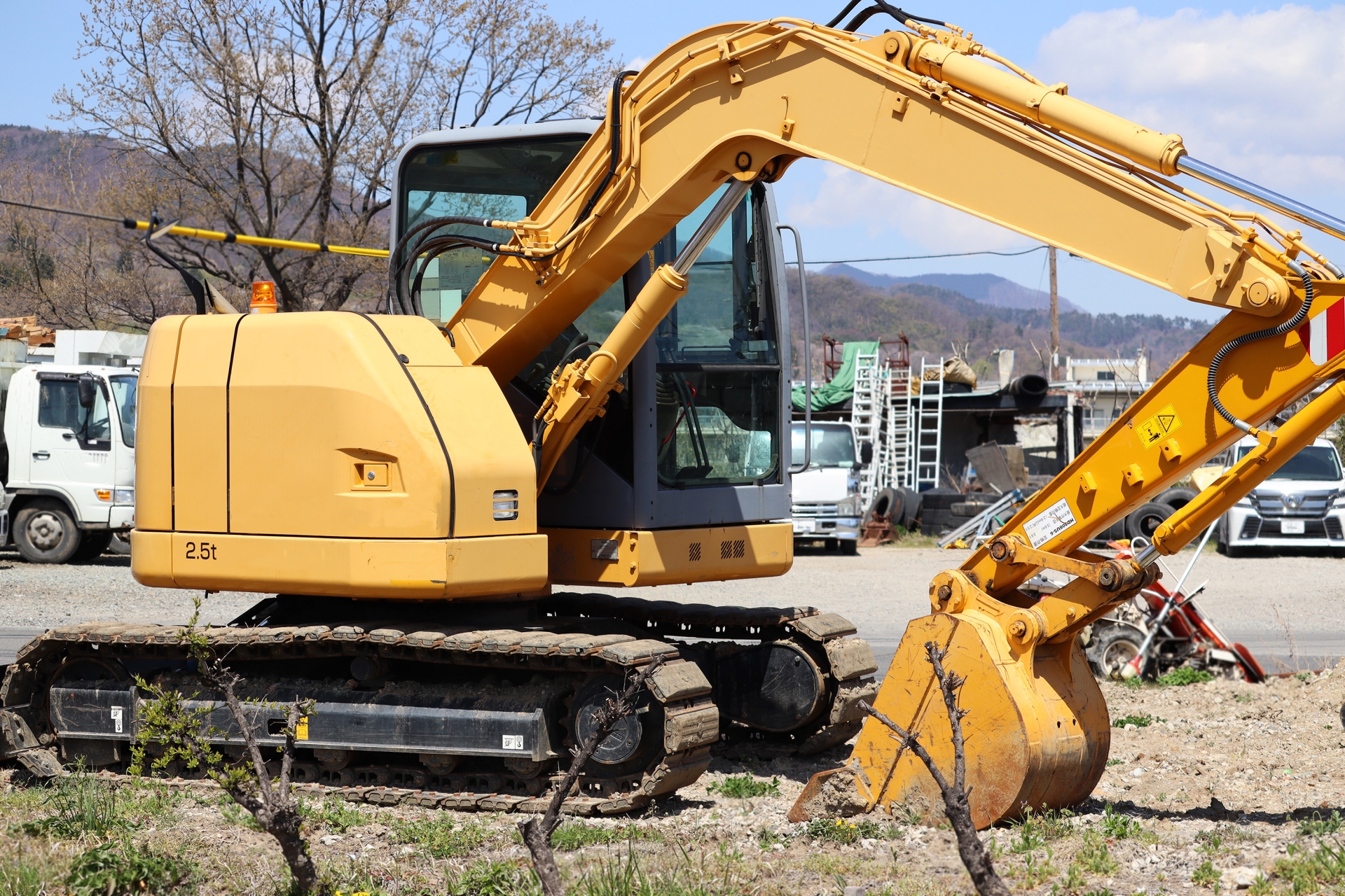 ユンボに必要な免許・資格は？ 費用やバックホーとの違いも解説！ - トラックドライバーのミカタ