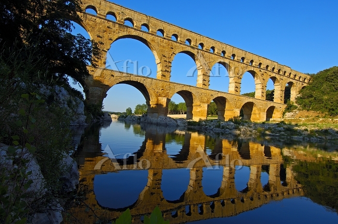 海外旅行は世界遺産のポン・デュ・ガール ローマの水道橋 へ行こう！海外旅行は世界遺産へ行こう