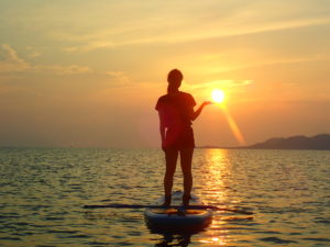 沖縄・石垣島・カヤック 大自然のイルミネーション！名蔵湾夕日と星空のカヤックアソビュ