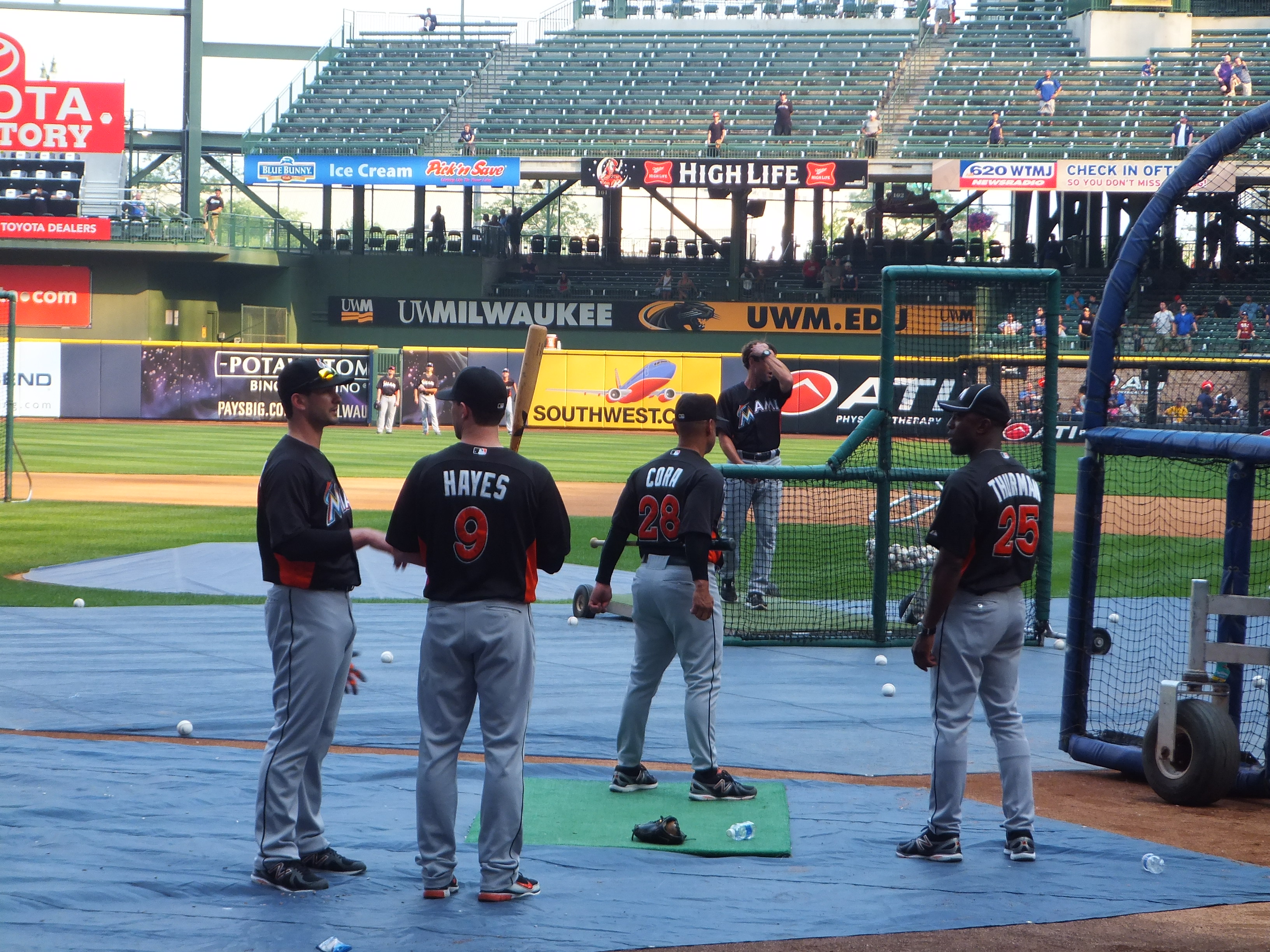 アメリカンファミリーフィールドでのミルウォーキー・ブルワーズの野球の試合Klook