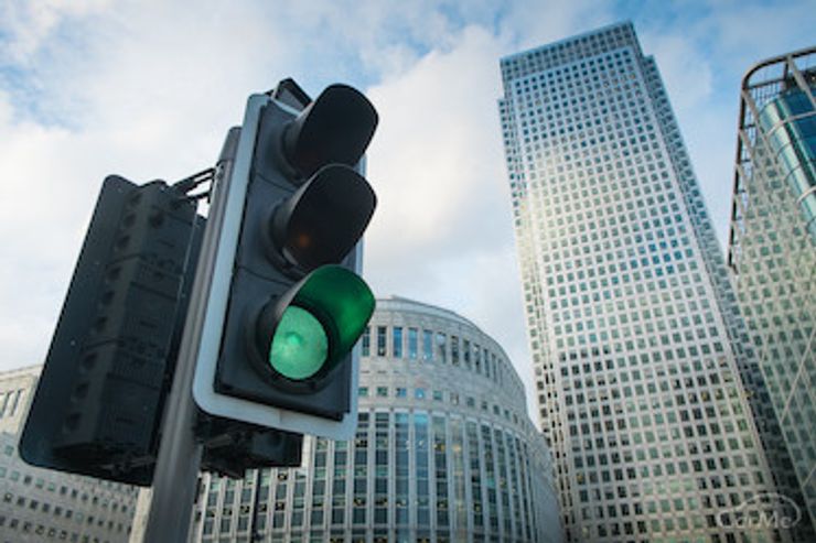 海外の信号機の写真素材82318093- PIXTA