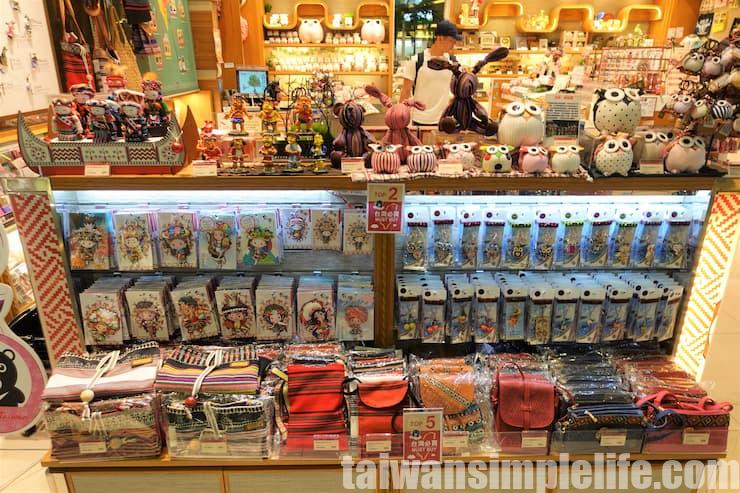 台湾土産まとめて買うなら松山空港の7-11セブンイレブンが超便利！ギュッと台湾