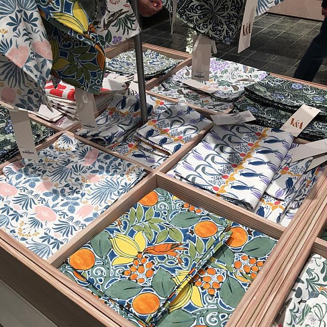 V&A Museum Shop にてソックスお取り扱い - フランス・EU海外進出販路開拓エービングプラス