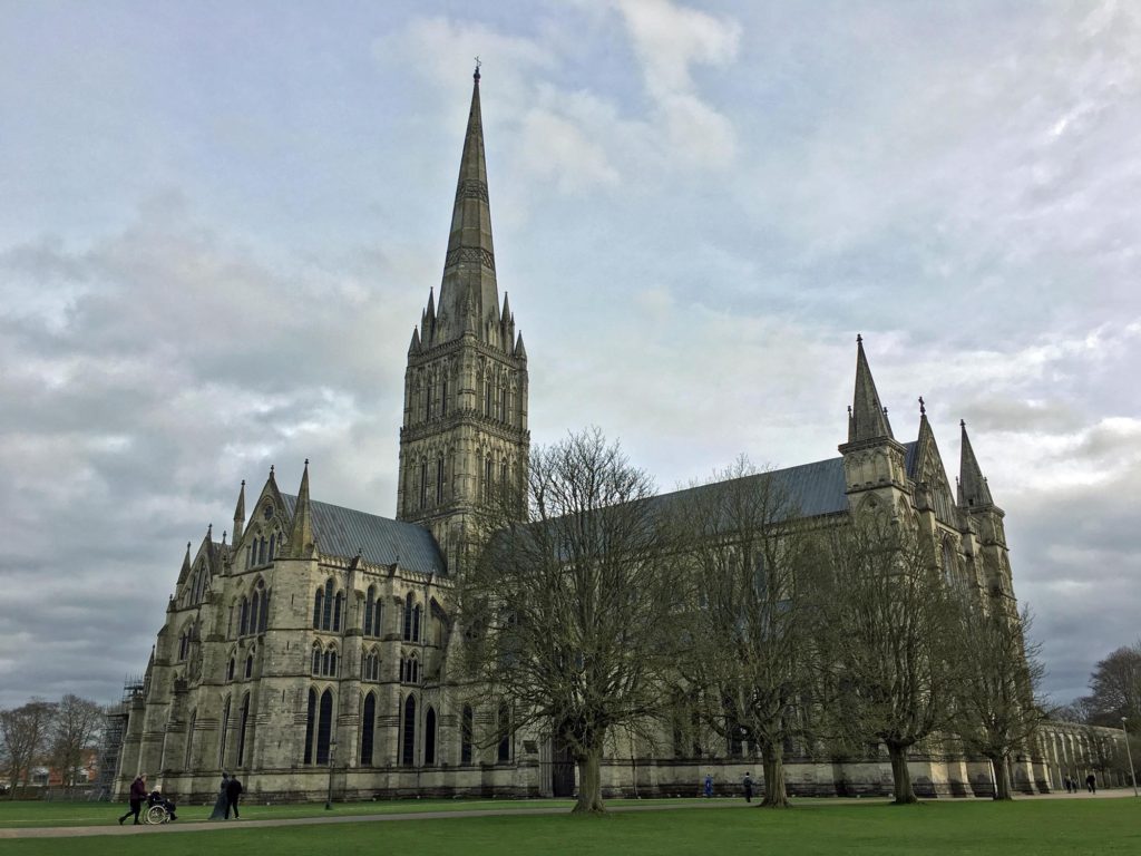 マグナ・カルタの現物展示 ソールズベリ大聖堂の観光まとめイギリス在住40代子づれ家族が見どころを解説Amy's Blog あみぶろ