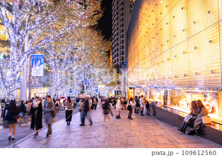 15年目のけやき坂イルミは「白と青」。六本木ヒルズのクリスマスイベントが開催中Roppongi Hills ChristmasHarumari TOKYO