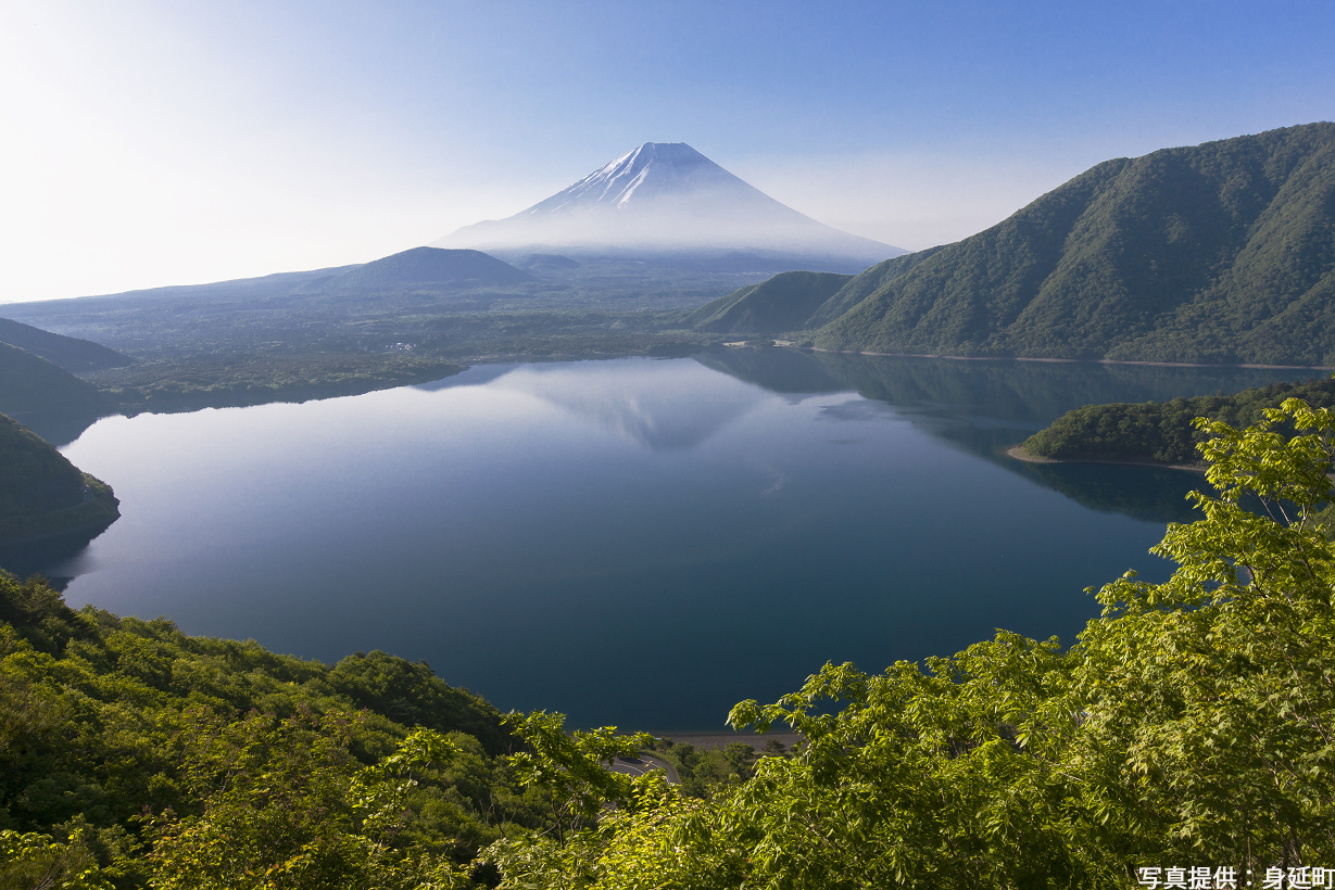 本栖湖の富士山撮影スポット「中之倉峠の展望台」へ行ってきた - はらですぎ