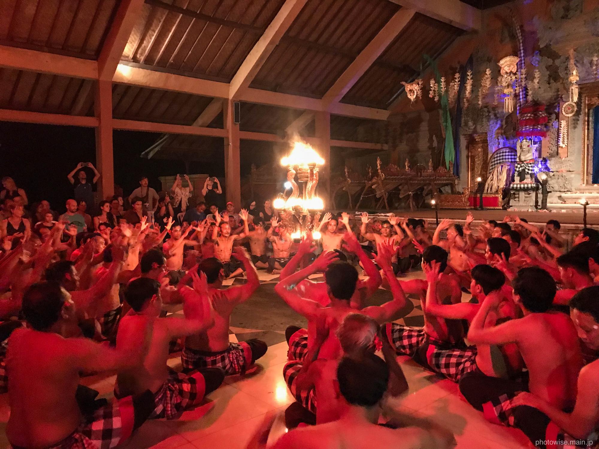 ウブド ケチャ＆ファイヤーダンスショー鑑賞チケット プラ ダレム グデ寺院 プリアタン王宮 プラ プセー ラン デサ寺院公演 インドネシア バリ島- KKday