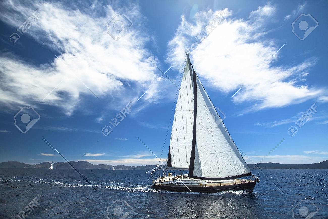 23,725 ヨット 帆 Stock Photos, High-Res Pictures, and Images - Getty Imagesヨットレース, ヨットセーリング, 帆船